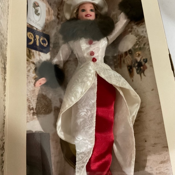Brand New Vintage Limited Edition Hallmark Holiday Barbie - Picture 3 of 8